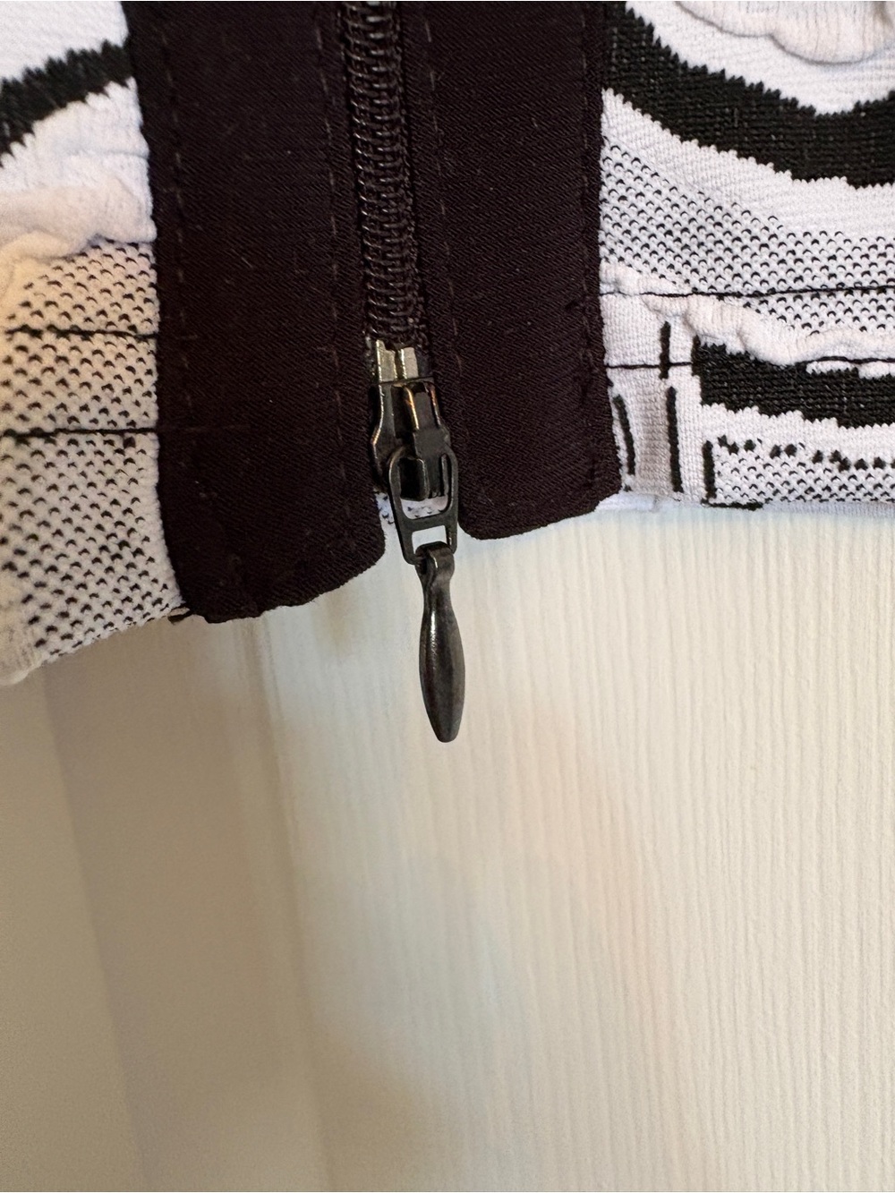 JOSEPH RIBKOFF Black and White Blazer/ Zip Up Light Jacket - Picture 3 of 9